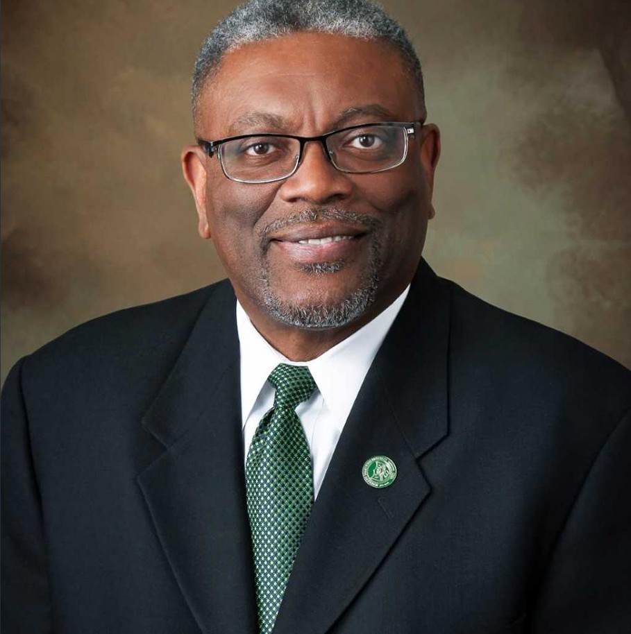 Portrait of Dr. Jerryl Briggs